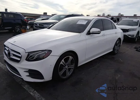 2017 Mercedes-Benz E 300 z USA, uszkodzony, nr VIN WDDZF4JB8HA094539